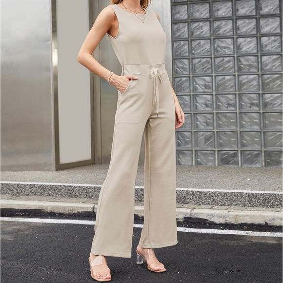 NEW Jumpsuit for Women Casual Sleeveless Drawstring Waist Romper SMALL (2/4) - Picture 2 of 3